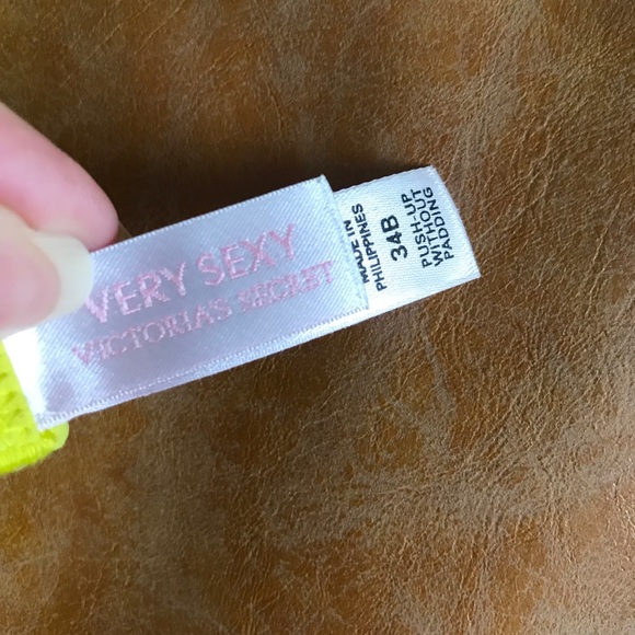 Victoria’s Secret bra - Picture 3 of 3